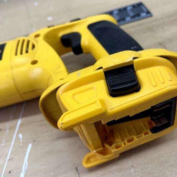 DEWALT DW938 18V Variable Speed Reciprocating Saw (Tool Only, Used) - Picture 7 of 8